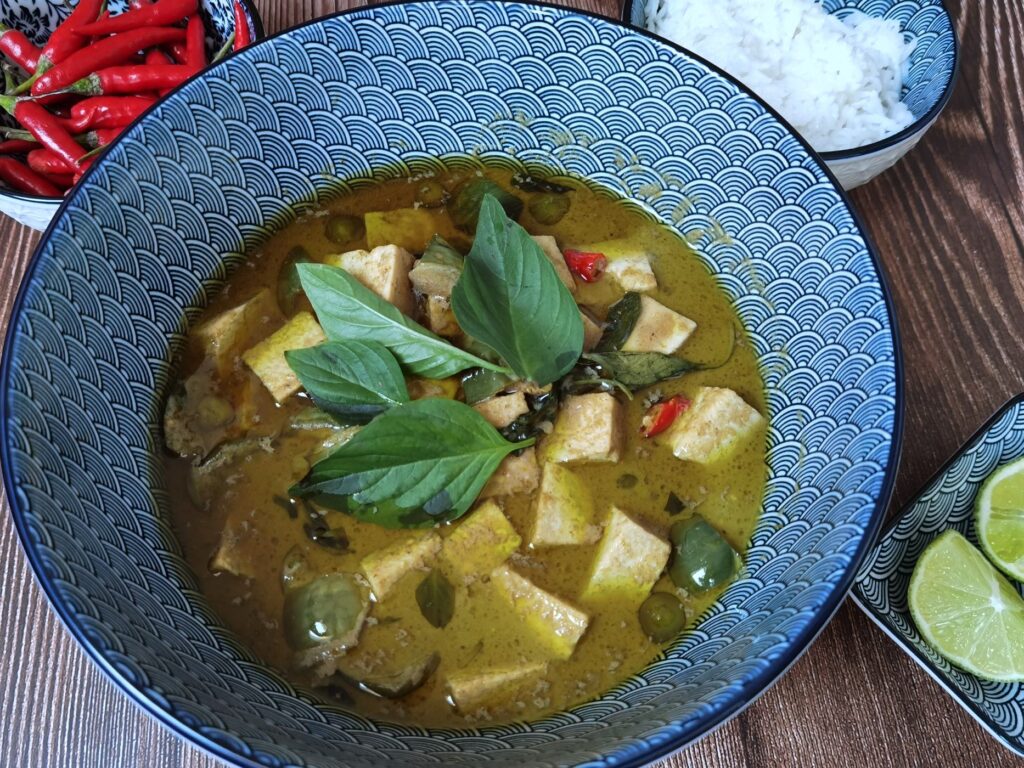 Grünes Thai Curry (vegan) - Rezept aus Thailand • Rezept aus Thailand